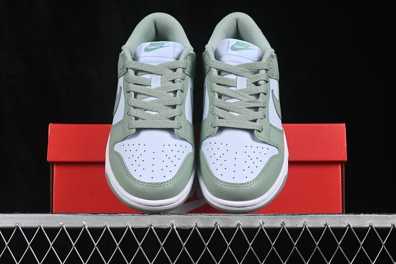 All categories Nk SB Dunk series Nk SB Dunk Low low-top sneakers Nike SB Dunk Low light green low-top casual sneakers IM6572-002